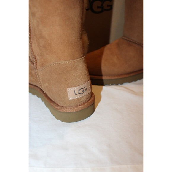 NIB UGG Women's Bailey Button Classic Suede Shearling Boots CHESTNUT SZ 6 - Picture 7 of 8
